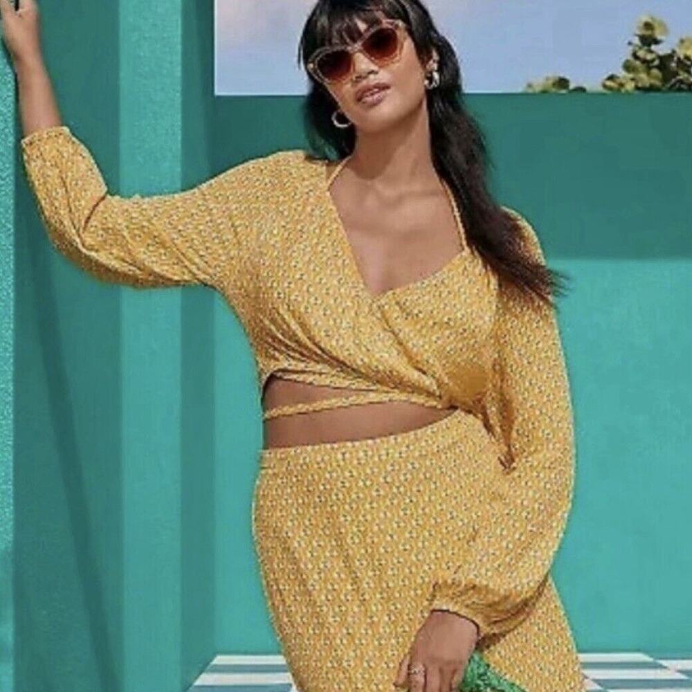 RHODE Women's Dainty Lotus Print Wrap Top Yellow Turquoise‎ Size Medium NWT